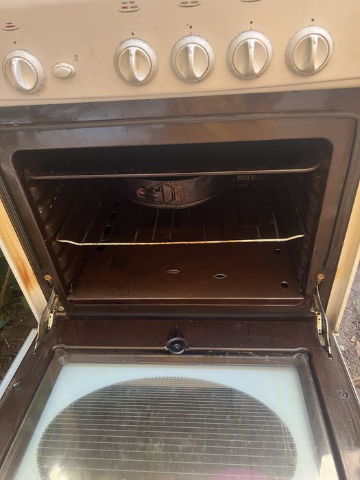 Продам газ плиту