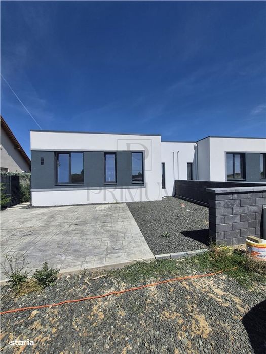 Duplex Despartit Prin Dressing  - Parter - La Cheie