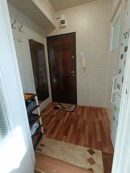 Persoana Fizică Vând apartament 2 camere zona Victoria