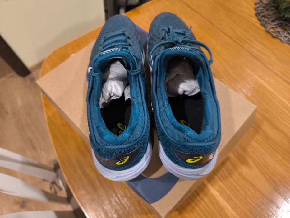 Асикс номер 46, 5