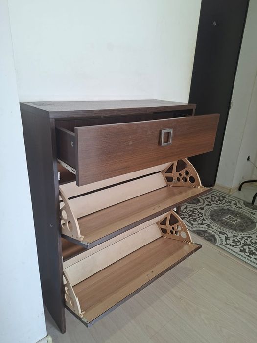 Продам обувницу 3 тыс