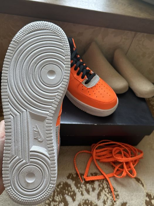 Новые кроссовки Nike Air Force 1