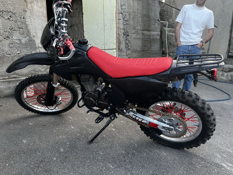 Продам эндуро мотоцикл 250 кубов