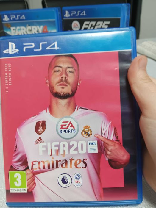 PlayStation 4 – 500 GB – Pachet complet