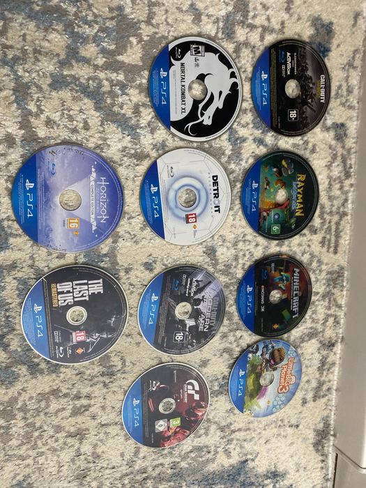 Продам пс4 с играми