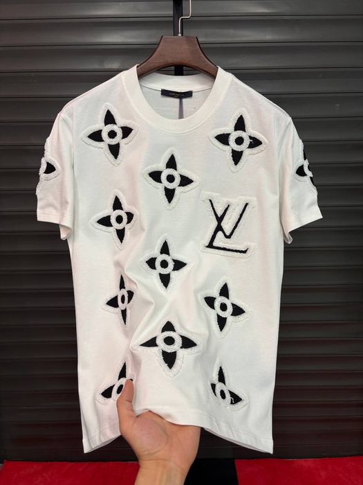 Мъжки тениски различни модели