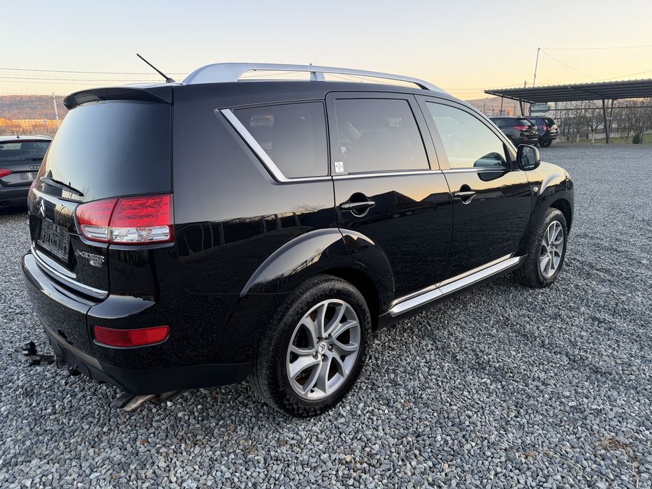 Vind citroen c crosser 2.2 tdi an 2008 full!! 7 locuri 4x4