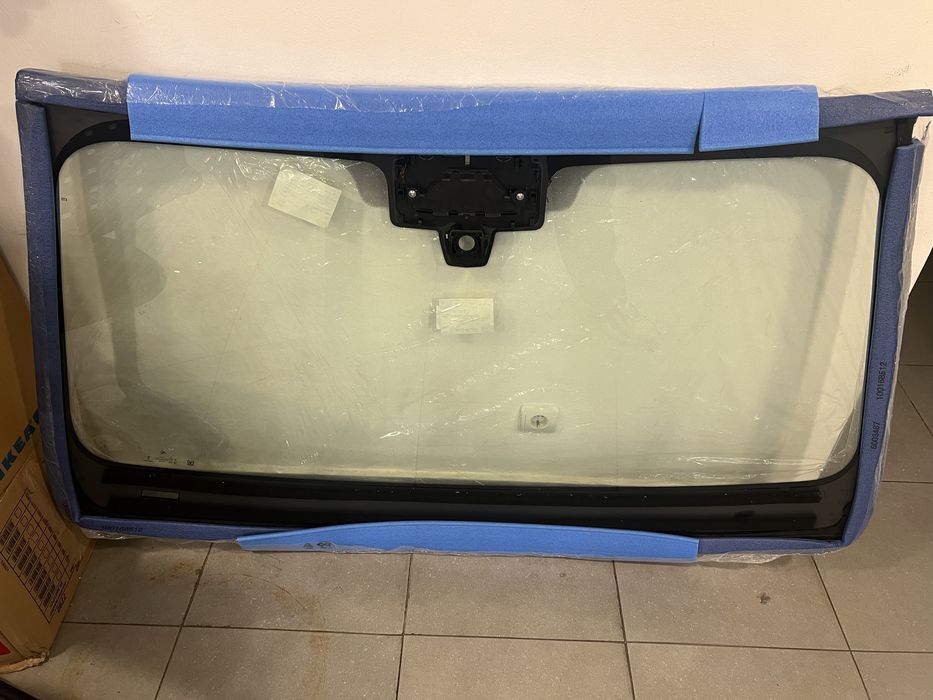 Челно стъкло за BMW X7 G07 / G07 LCI