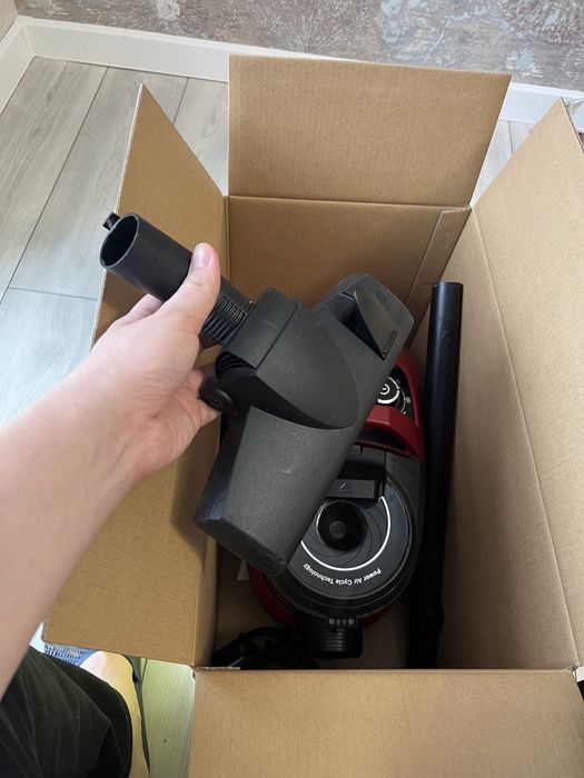 Пылесос Bosch 2000 W