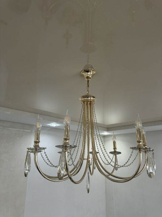 Продам Люстра в отличном состоянии