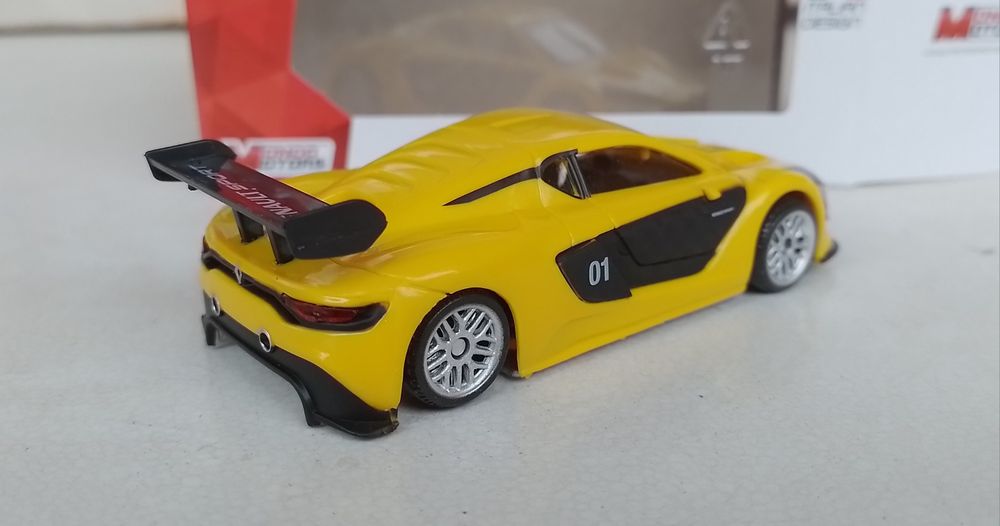 Продавам Renault RS01, мащаб 1/43