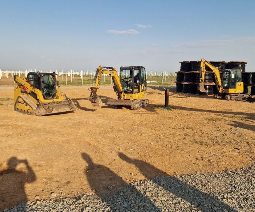 Închiriere Buldoexcavator Caterpillar 428 | Servicii Profesionale