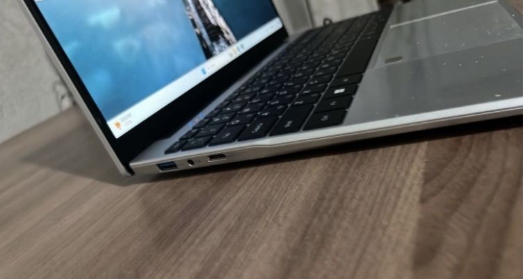 Очень хороший ноутбуе, для игр-учебы