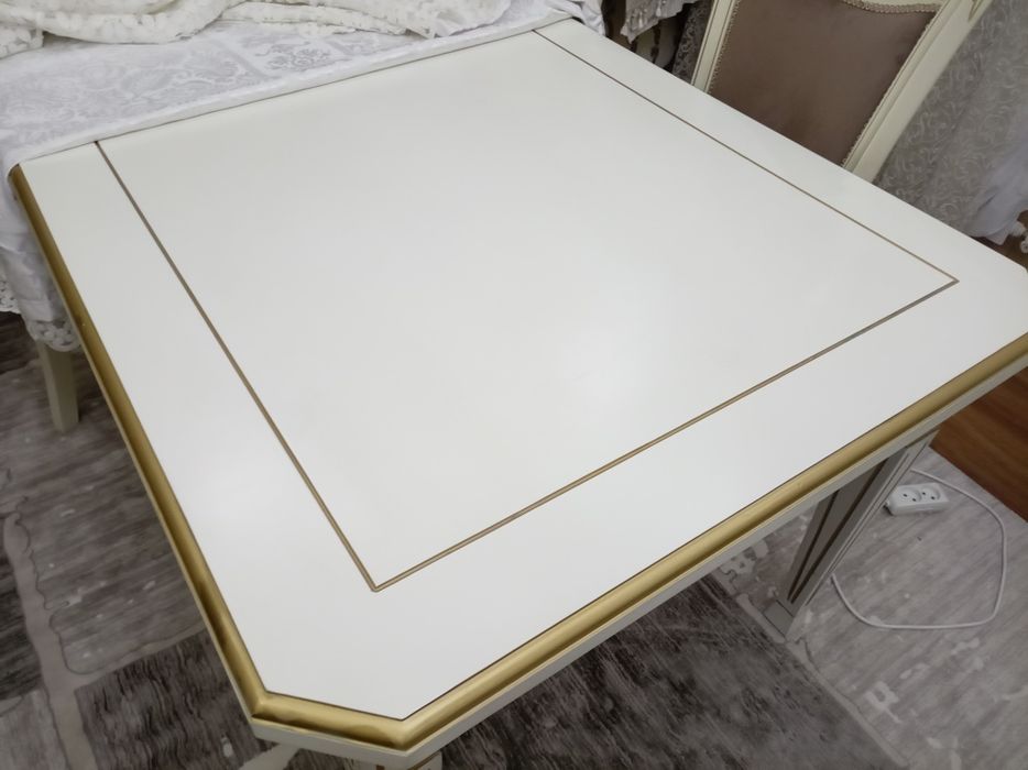 Продаётся стол и стулья 10штук