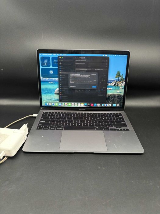 Apple MacBook Air (M1, 2020)