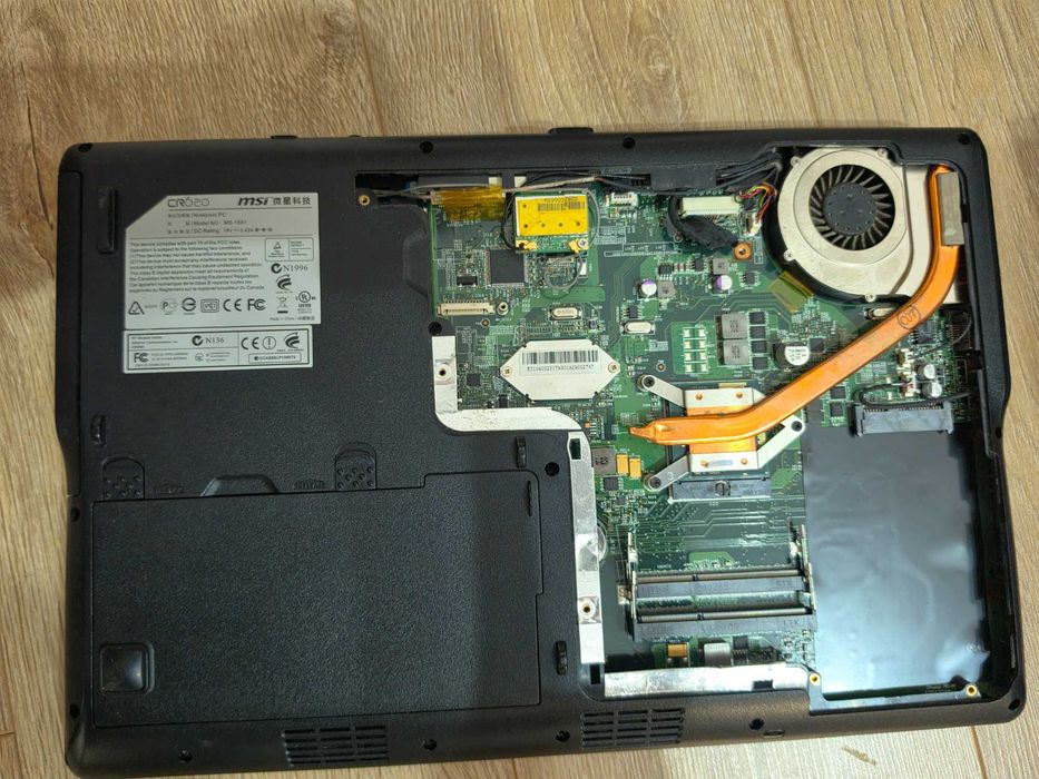 Лаптопи за части - MSI CX623 и Acer Aspire 5733