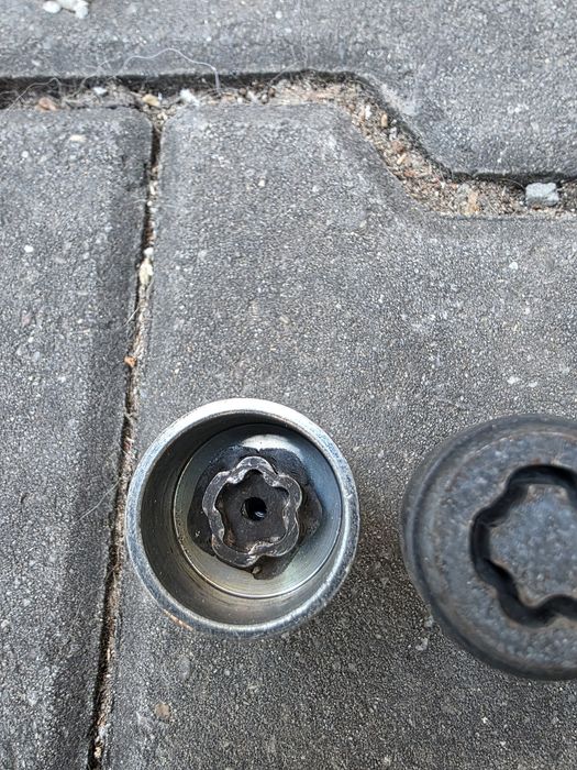 Prezoane cu cheie antifurt bmw