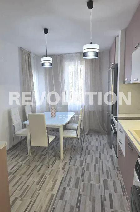 Дава се под наем Тристаен апартамент в Варна, Кайсиева градина - 70 кв.м за 648.21 € - Снимка #1