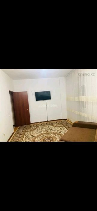 Срочно продается диван и ковры 5 шт