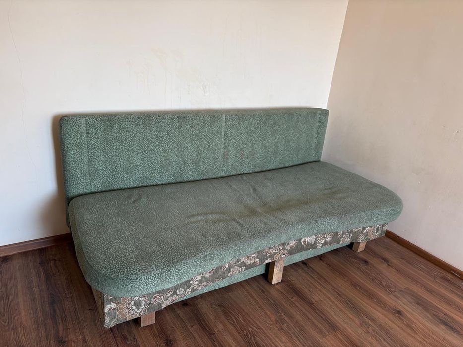 Срочна продам диван