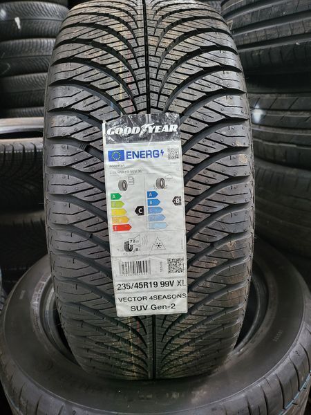 235/45/19 GOODYEAR 2бр