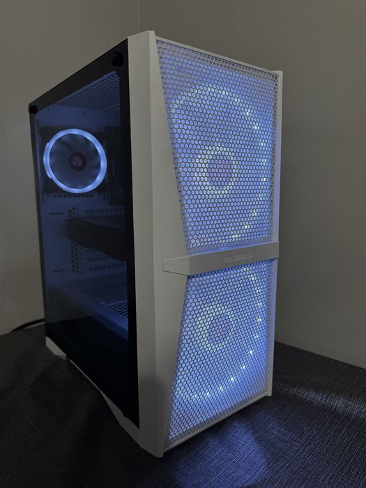 Геймърски компютър Ryzen 2400G, RX 580, 16GB