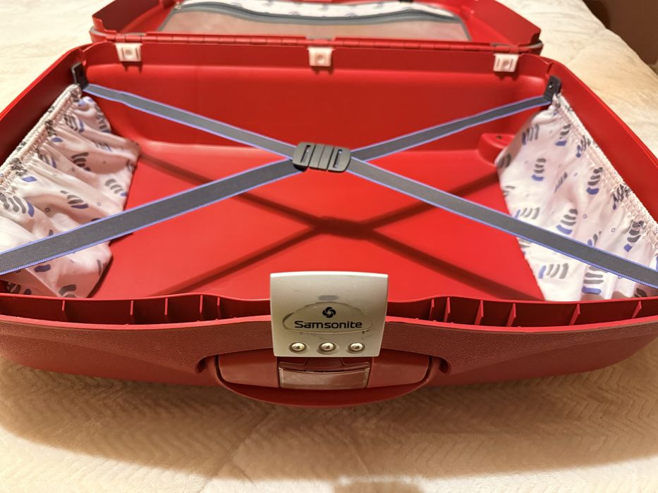 Твърд куфар Samsonite