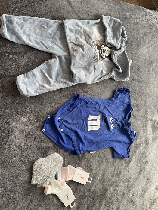 Продам детские вещи.