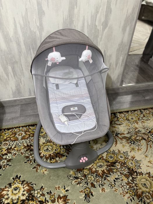 Детский шезлонг с музыкой