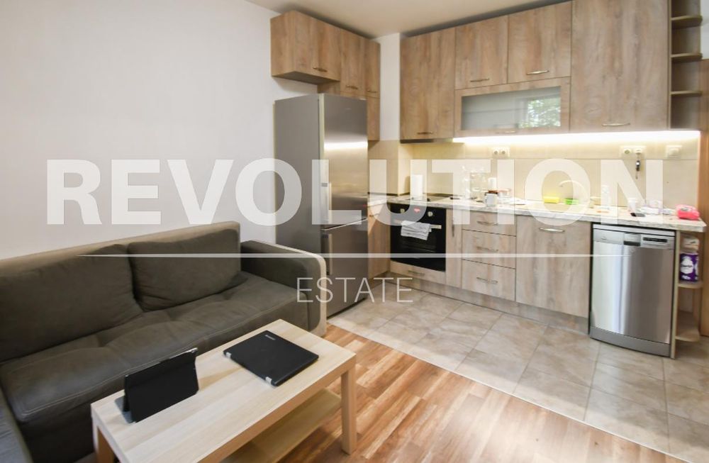 Дава се под наем Двустаен апартамент в София, Зона Б-18 - 70 кв.м за 750 € - Снимка #1