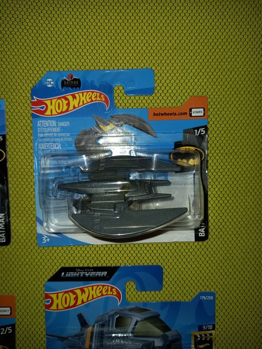 Hot Wheels Batman и Disney Pixar