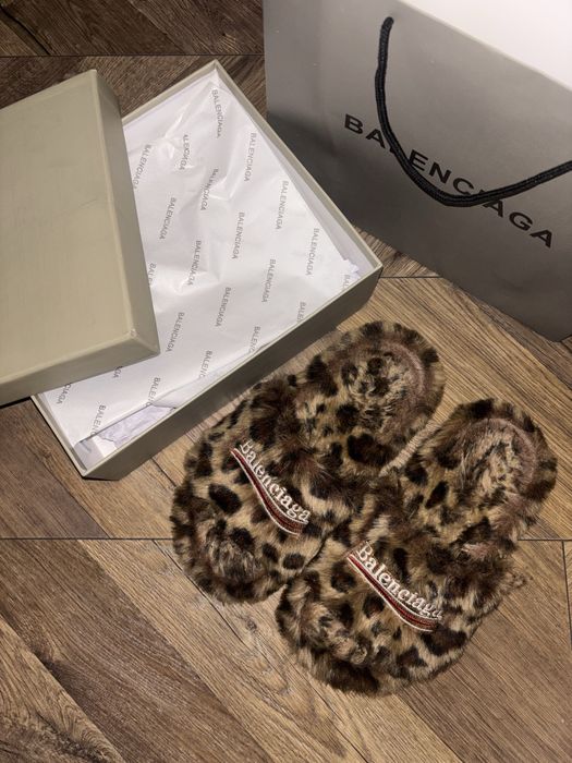 balenciaga slides