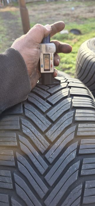 Гуми 4бр 205/60/16 - 1бр  - 95лв