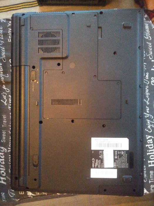 Лаптоп Fujitsu Siemens Amilo Li 2735  15,4-инча