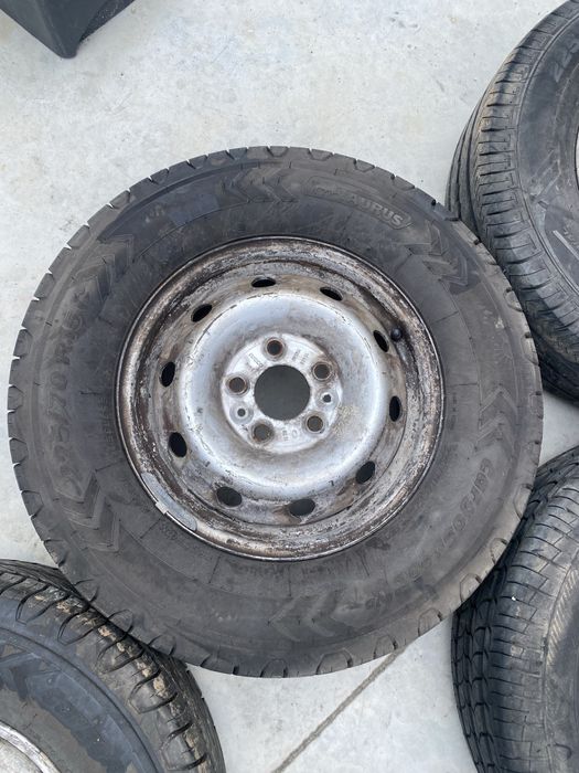 Гуми с джанти за ивеко 5х118 15 цола