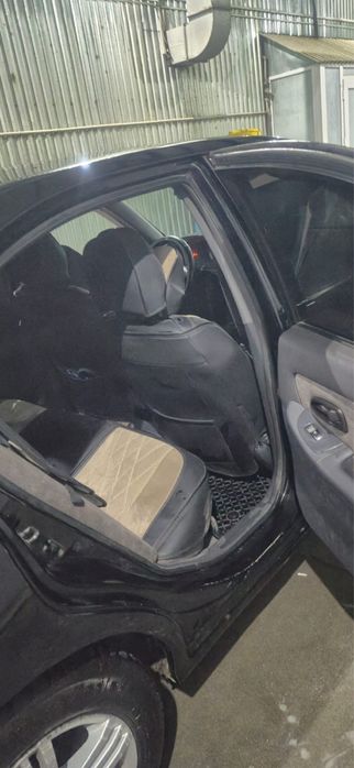 Продам машину hyundai elantra