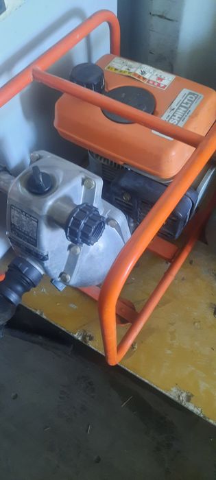 Мотопомпа бензиновая.