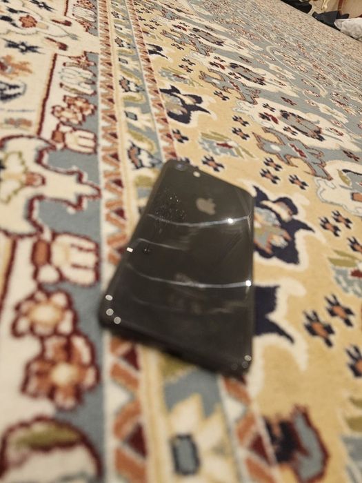 Продам iphone 8 хорошее состояние