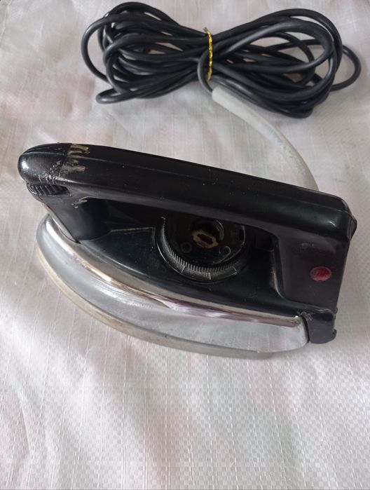 Утюг советский в отличном состоянии б/у
