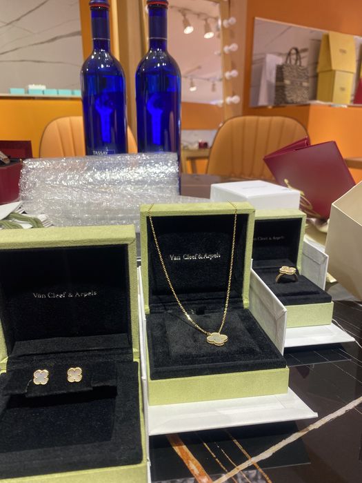 Van Cleef золотые украшения