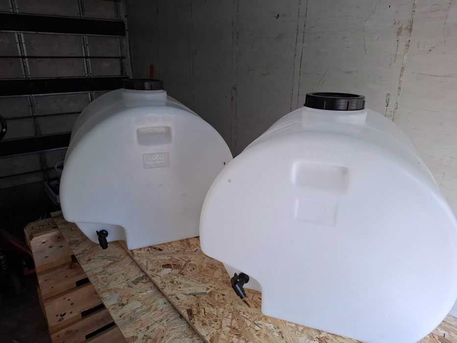 Продавам бидони по 150л