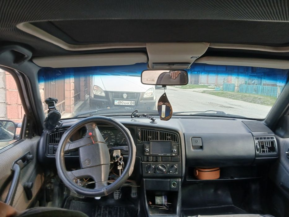 Пассат б3 седан.