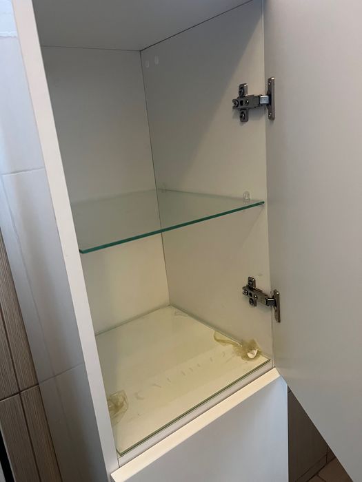 Dulap alb baie - stare bună