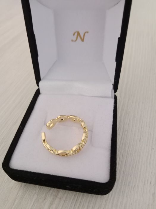 Продам два женских кольца, бижутерия отличного качества не темнеет цве