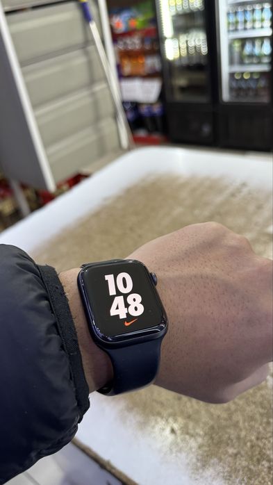 Apple watch SE nike+ sotiladi