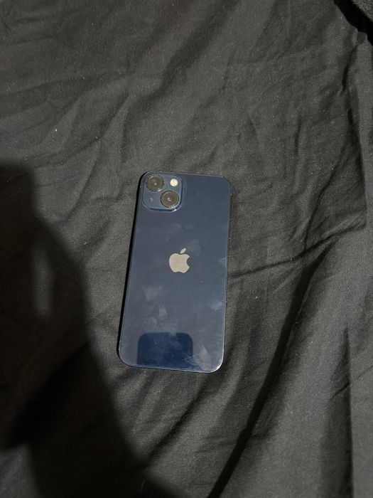 Продавам iphone 13