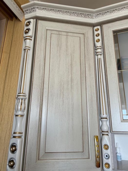 Продам навесные шкафы 2 шт