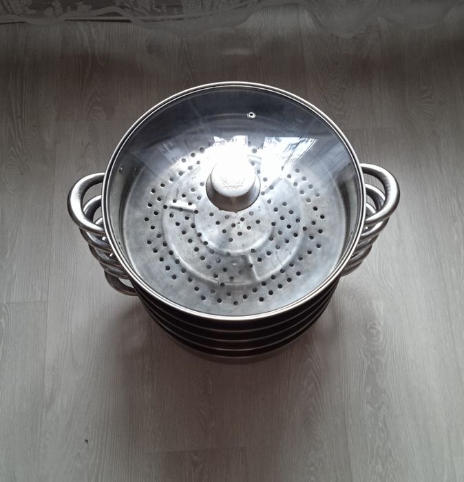 Продам огромную мантоварку