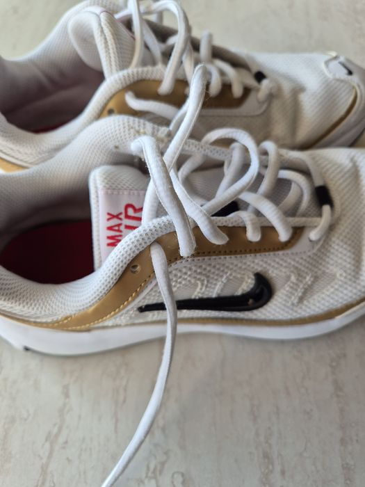 Дамски маратонки Nike air max ap