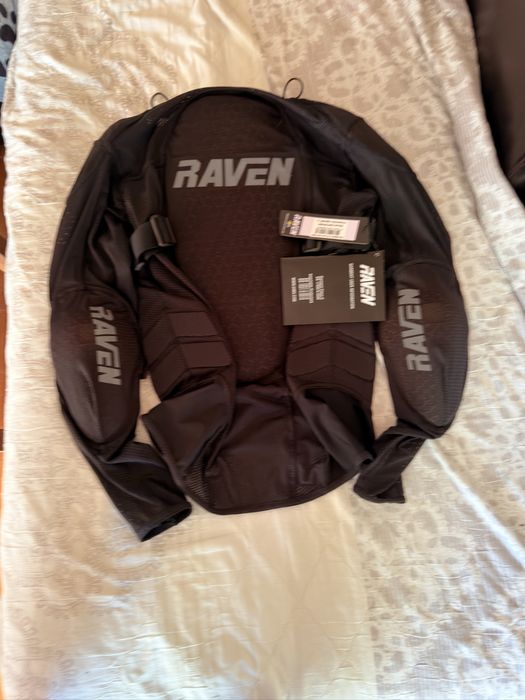Защитна жилетка Raven